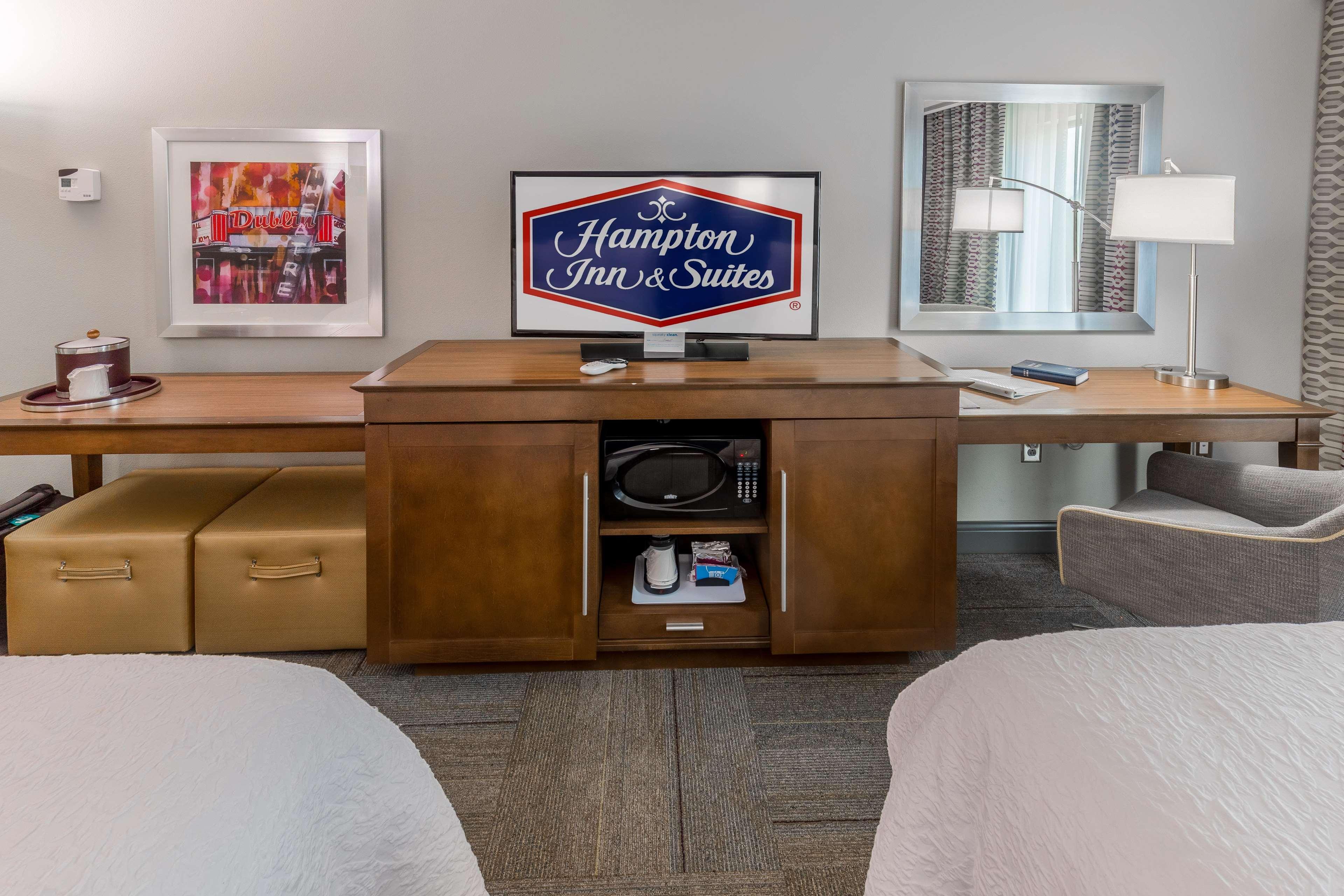 Hampton Inn & Suites Дублин Экстерьер фото